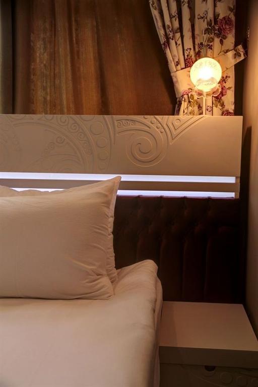 Omer Hayyam Suites Istanbul Room photo